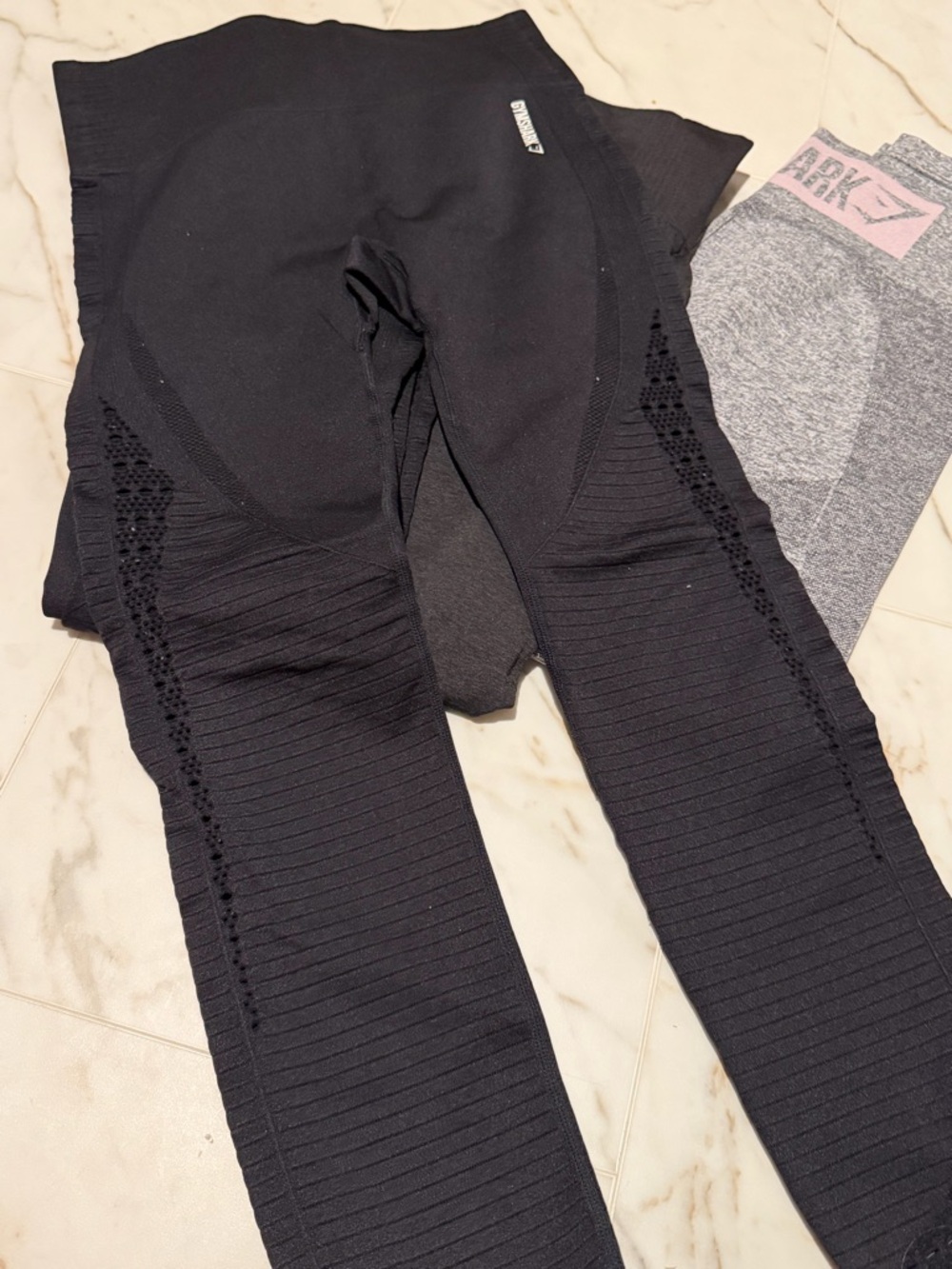 Gymshark Multi-Pack Leggings in Black, Gray and Pink-Trim Bundle of 5 - Picture 5 of 11